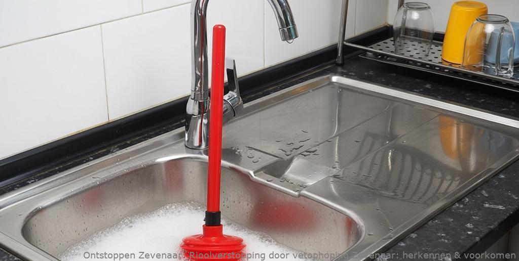 Rioolverstopping door vetophoping Zevenaar: herkennen & voorkomen